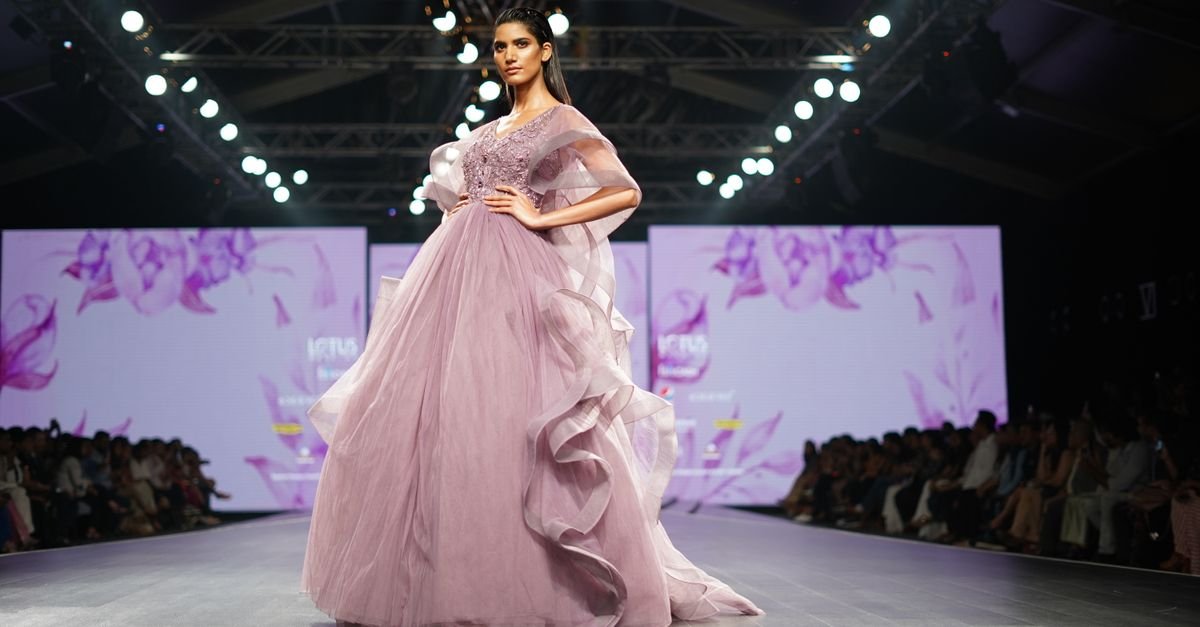 Moda Haftaları'nda Ezan Sesi: Geleneğin Sektördeki Yeni Yankıları